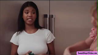 Падчерица Ниа Накчи наблюдает катары Берилди Дирмонд лижет өзүнүн мокрую киску