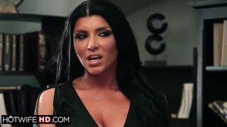 Busty milf ei saa oodata, et olla keppis tema coworker.Tema abikaasa peidab salaja vaadata tema suured tissid naine saada ääristatud.Ta facefucked ja seljas kukk