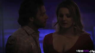 ƀ�感宝贝伊丽莎前夕让成熟耳推她的甜美的松饼与他的悸动鸡巴